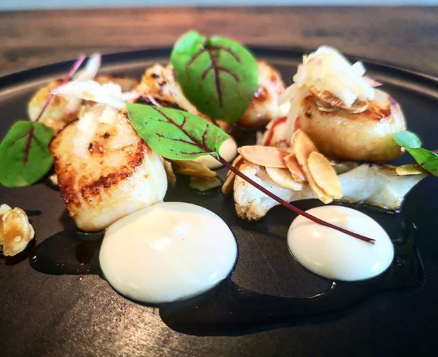 BathPubCo's tweet photo. RT LocksbrookInn "Special today: Scallops, cauliflower puree, roasted cauliflower, apple & almonds.
#scallops #dailyspecials #newdish #gastropub #canal #towpath #locksbrookinn https://t.co/n9KV0xadtA https://t.co/QQhEOp1V8r"