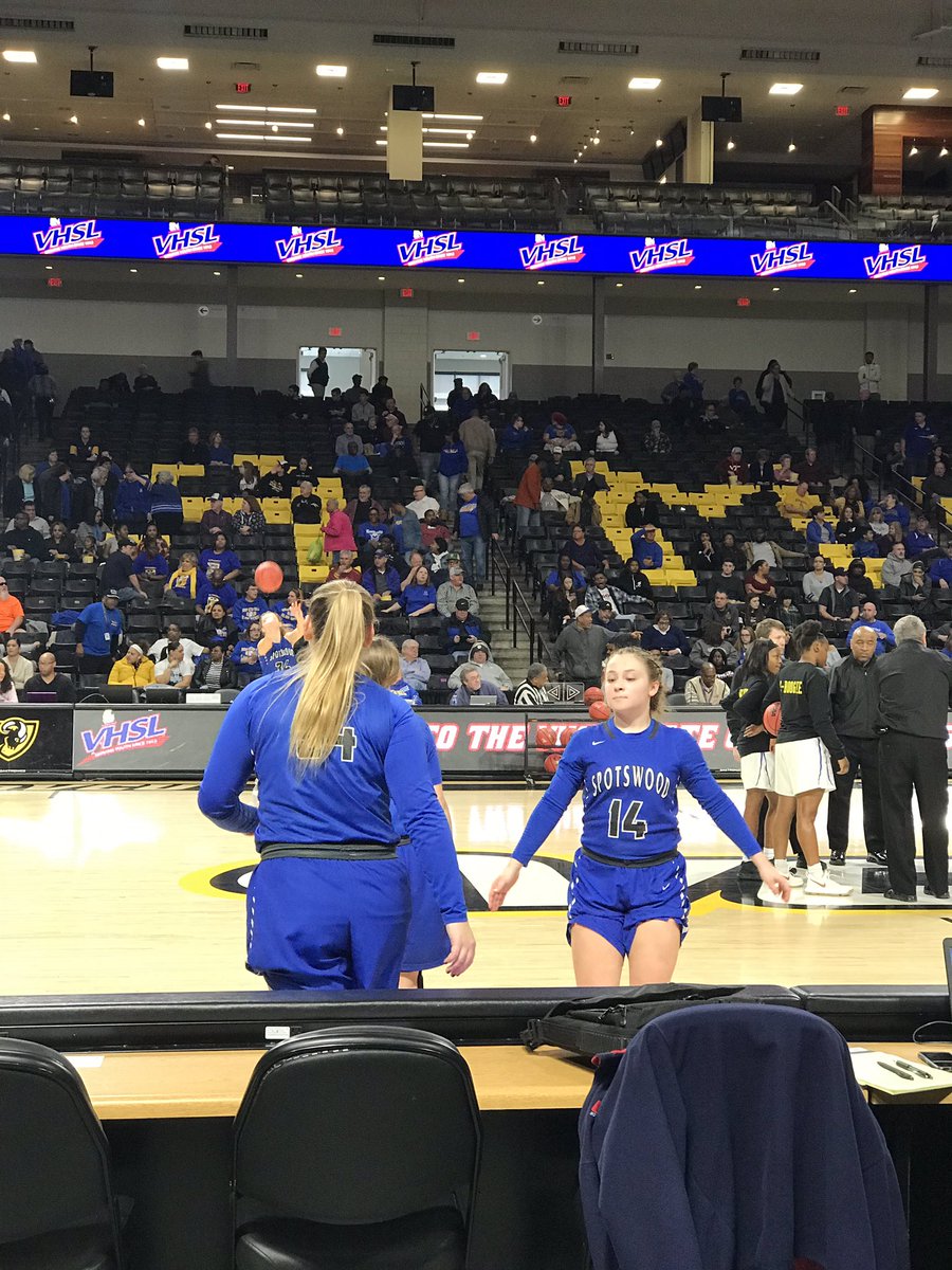 1CortezQuarles's tweet image. We’ve got another one of our Family Members playing for a State Championship today 2020 PG MacKenzie Freeze @KenzFreeze2020 Let’s Get it done‼️ #LoadedFam #RingChasing @FFMF4Life