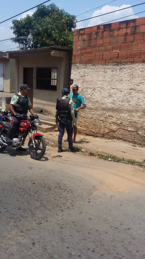 araguainforma_2's tweet image. #7Mar La Brigada Motorizada realiza Recorrido Preventivo por los Cuadrantes #P04 #P05 del Municipio Ribas, Garantizando la Paz y la Seguridad de nuestros habitantes! #CuadrateConTuCuadrante #PoliRibasDesplegadosPorLaPaz @NestorReverol @RMarcoTorres @SumireFerrara @JassirJoseA