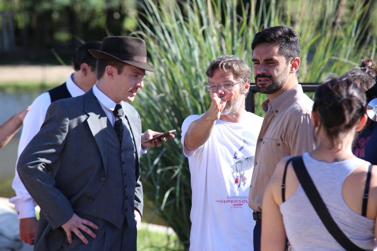 Feliz y Orgulloso de dirigir junto a mi gran amigo <a href="/sabanmartinok/">Martín Saban</a>  #Atav para <a href="/PolkaProd/">polkaprod</a> x <a href="/eltreceoficial/">eltrece</a> con <a href="/albertbaro_/">Albert Baró</a> <a href="/chinasuarez/">China Suarez ♛</a> <a href="/benjavicunamori/">Benjamín Vicuña Luco</a> <a href="/gonzaloherediao/">Gonzalo Heredia.</a> <a href="/delfichaves/">Delfina Chaves</a> <a href="/malenisimaa/">Malena Sánchez</a> <a href="/Candevetranok/">CANDELA VETRANO</a> <a href="/julitacalvok/">Julia calvo</a> <a href="/diegomcea/">Diego King</a> <a href="/_ruggero/">RUGGERO</a> y muchos más.