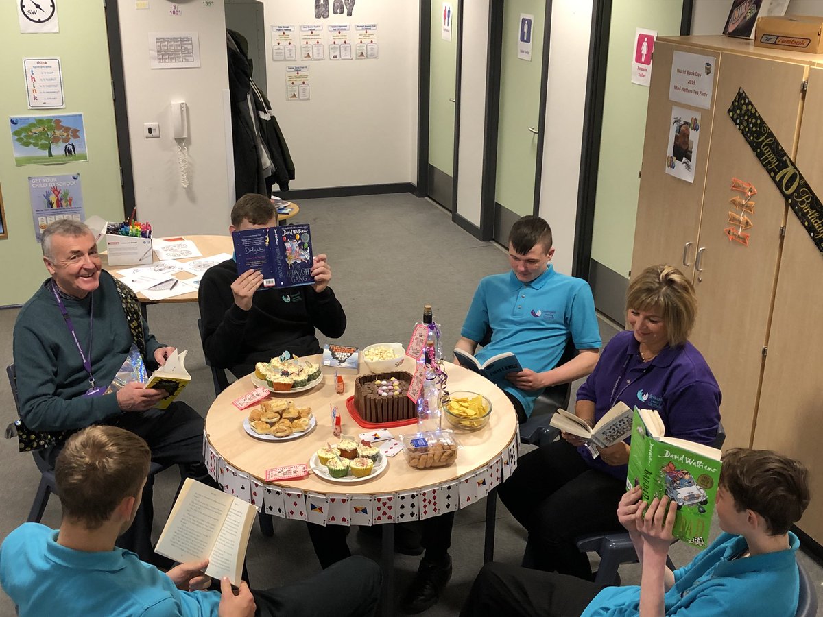 SpringwellHori1's tweet image. Getting PRU students to read regular... food and cake...