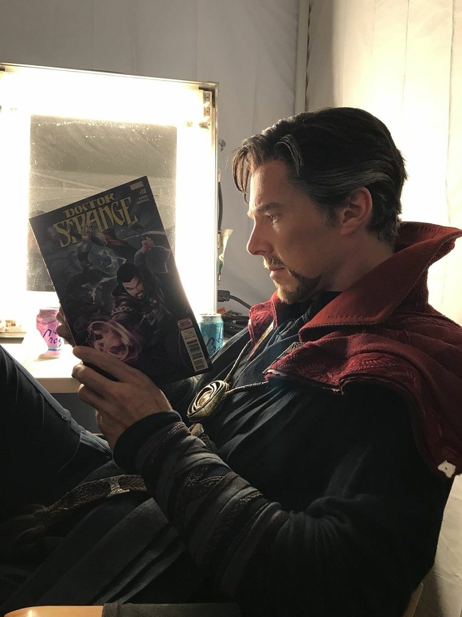 Cumberbabe26's tweet photo. #CumberBooks #BenedictCumberbatch
#DoctorStrange
@CumberbatchSpam https://t.co/cW3S0C5vlI