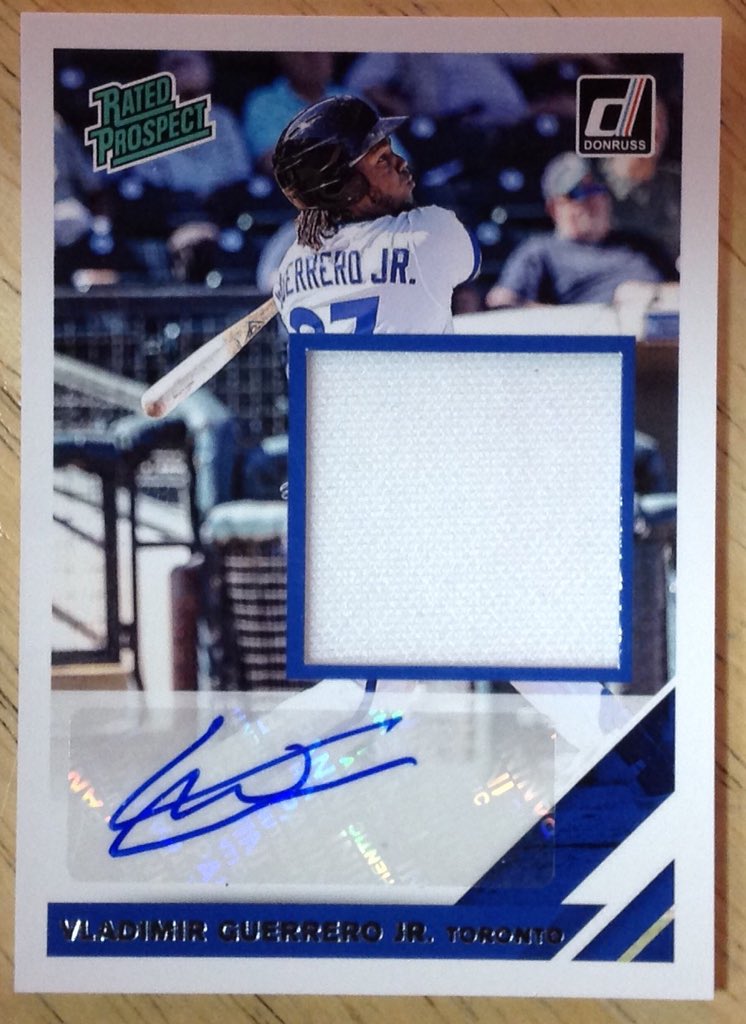 ptcomicscards's tweet image. Mary swung by the shop to crack a couple boxes of the new 2019 @PaniniAmerica #Donruss ⚾️ and it did not disappoint! Auto jersey of red hot prospect 🔥 Vladimir Guerrero, Jr. 🔥 and a redemption auto of @TheJudge44 !! #CustomerPulls #SupportYourLCS @SHOWYOURHITS #WhoDoYouCollect