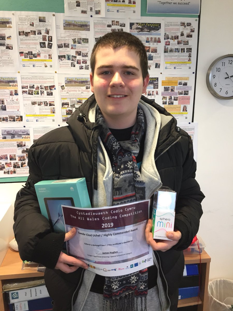 YPendalar's tweet image. Llongyfarchiadau am ennill gwobr yn y gystadleuaeth #codio @prifysgolbangor @delyth 
Winning a tablet and sphero device for creating a game through coding @BangorUni
