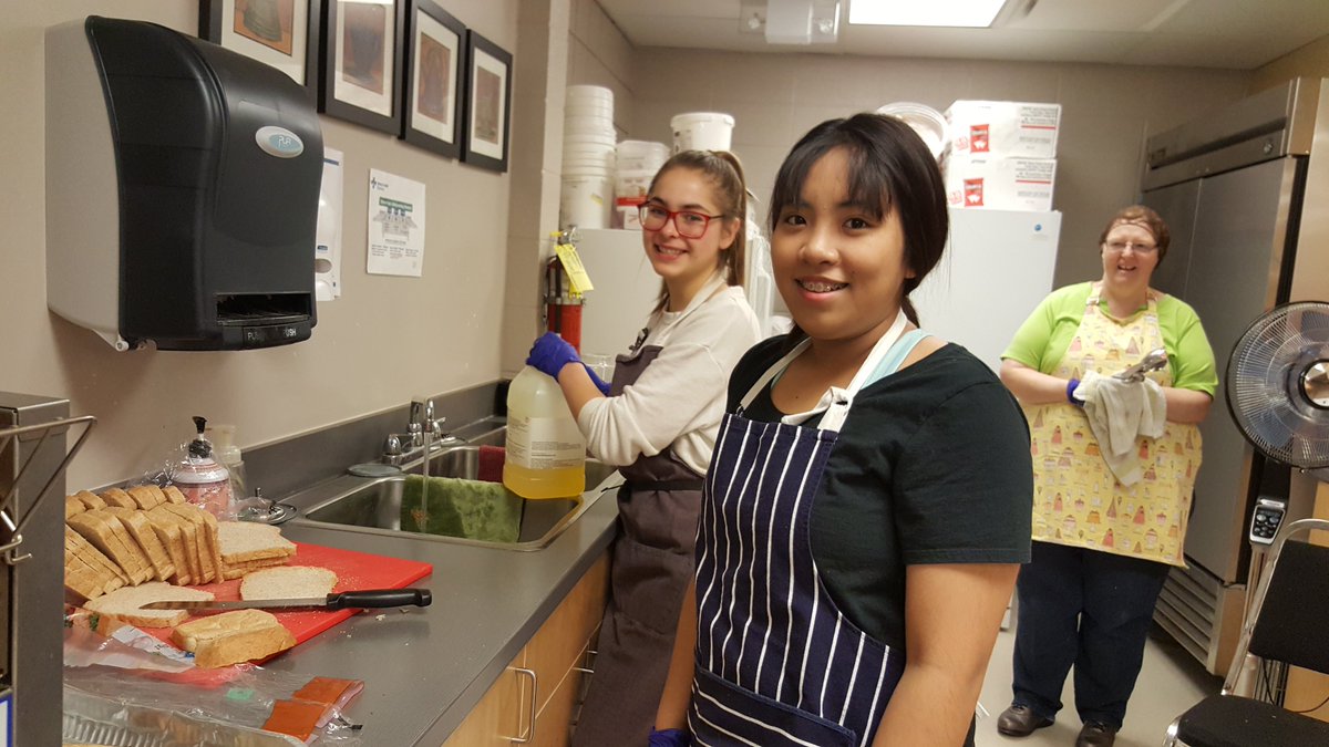 ngpshth's tweet image. A big thank you to these two lovely ladies, Jencel Diaz and Randelle Bounds for helping out with Breakfast in the Bistro this morning. Great job! #manyhandsmakelightwork #volunteerism #breakfastprogram