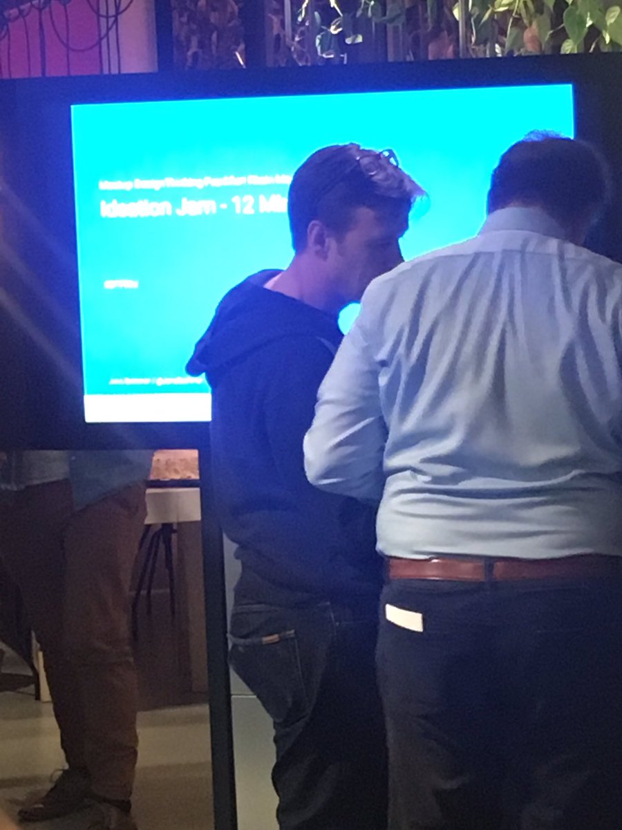 schwarzwildinfo's tweet photo. Alternative zu #SGEInter ist heute das #dtfrm bei @MaibornWolff mit @JensBothmer.
#designthinking #frankfurt https://t.co/cj9pwZZBCw