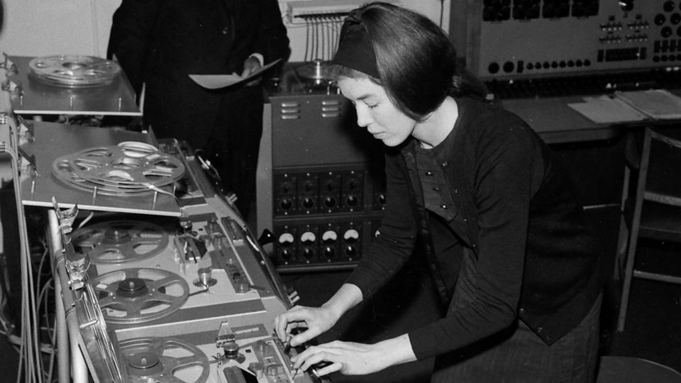 stringandtins's tweet photo. Calling all aspiring female sound designers! Applications are open for our inaugural No Fixed Mix workshop https://t.co/y9OwbqAITk Massive thanks to our generous sponsors @AvidProTools @hhbcomms #SoundDesign #WomenInSound #IWD19 https://t.co/oqrsoWyoaS