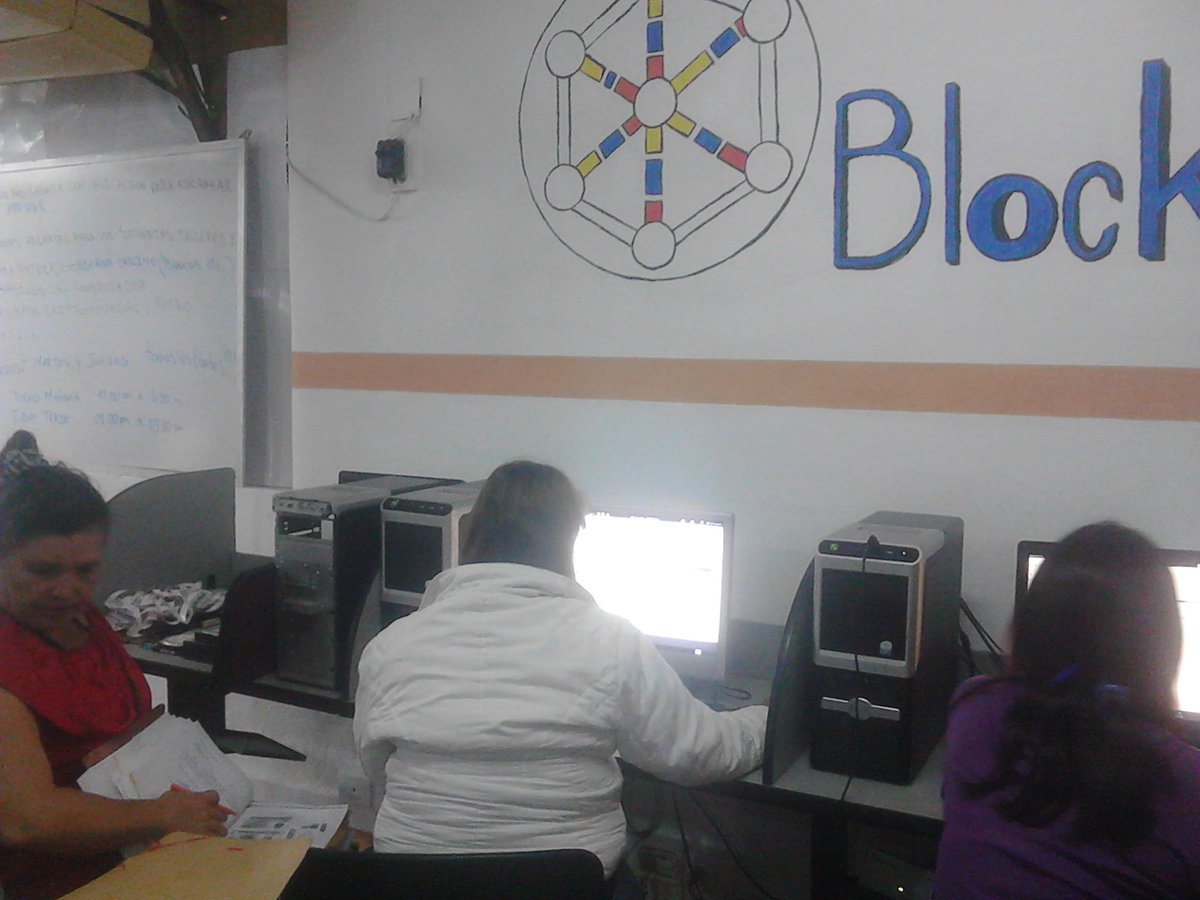 juliucs's tweet photo. Prestando la colaboracion plena al operativo del Registro CLAP, de la parroquia Cristobal Mendoza del Mcpio Trujillo para culminar los censos de las comunidades @ClapOficial @NicolasMaduro @hugbelpsuv @Marianaenred @infocentropais @infocentrostruj https://t.co/CdeZGZMbIm
