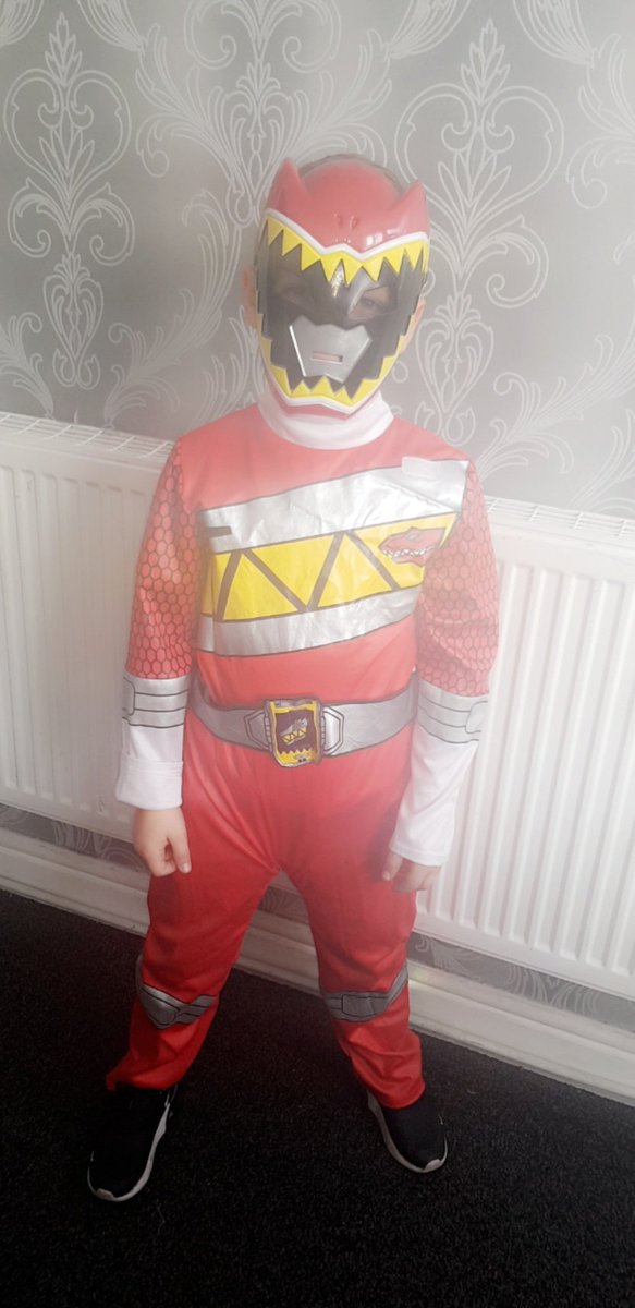 emmafinch2's tweet photo. My lil power rangers #if hes not watching it hes reading about it :) #world book day #leonJ yr2 @BlueBellHillPS https://t.co/vsglkK3fu8