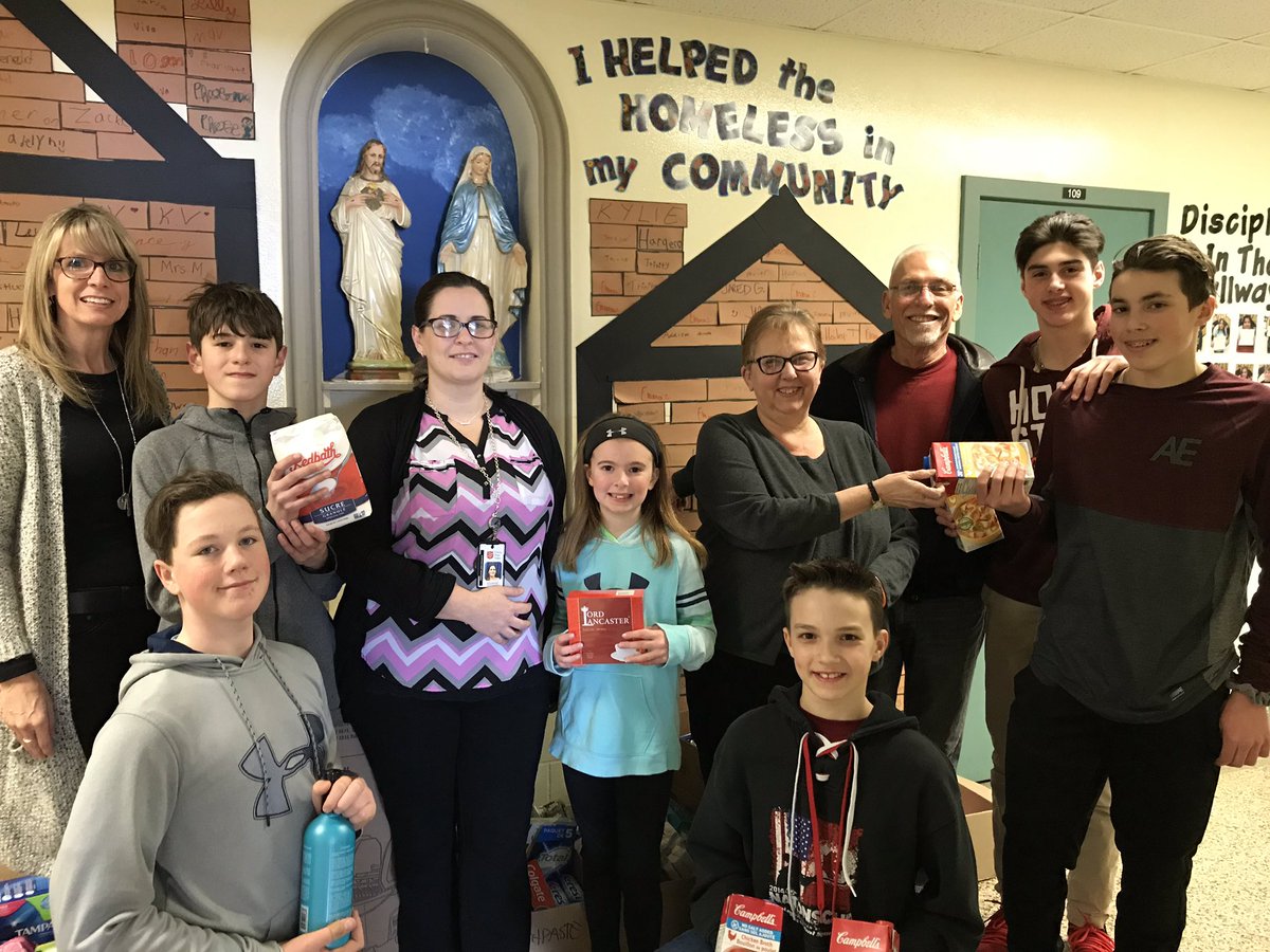 BechardCathy24's tweet photo. So proud of my Gr. 8s and St. Vincent School. Collected toiletries for Salvation Army and food items for St. Agnes Soup Kitchen as part of our Homelessness inquiry. @SCCDSB https://t.co/YwRitb7LRL