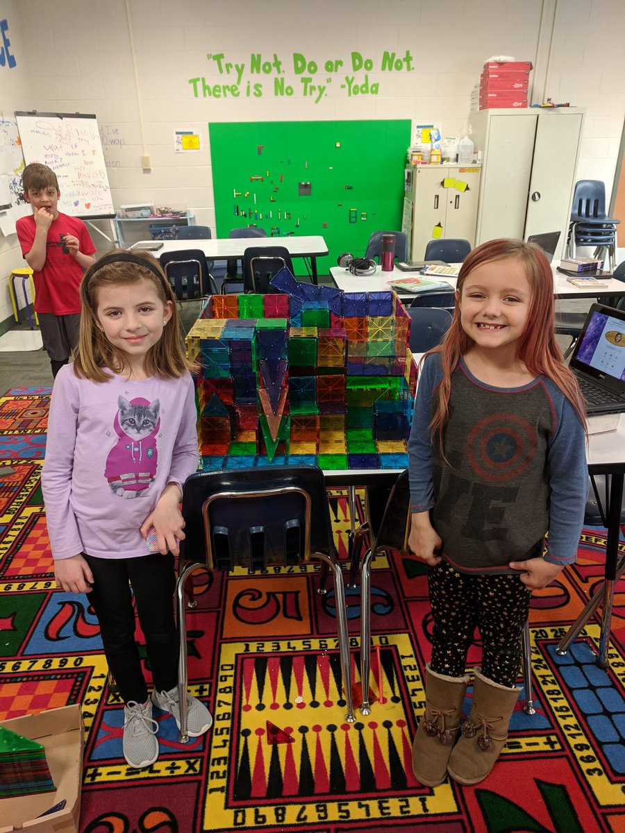 Awesome makerspace creation with <a href="/rickey_paige/">Paige Rickey</a>'s first graders! <a href="/CESGoPanthers/">CESGoPanthers</a>