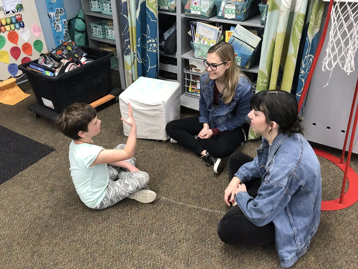 asl_baggins's tweet photo. Teaching BRILLIANT 2nd Graders! We were so impressed! @MrJustinConn https://t.co/HjK5zJxMWx