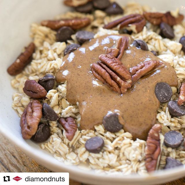 WECOTek's tweet photo. We’ll eat this today!!@diamondnuts #repost
・・・
Starting our morning off right with this PB & chocolate chip pecan oatmeal bowl 😍 #madeforhomemade .
.
#pecantek #opticalsorting #sortingissexy #agtech #diamondnuts https://t.co/KXOQMncSB0 https://t.co/jyODf4ONa0