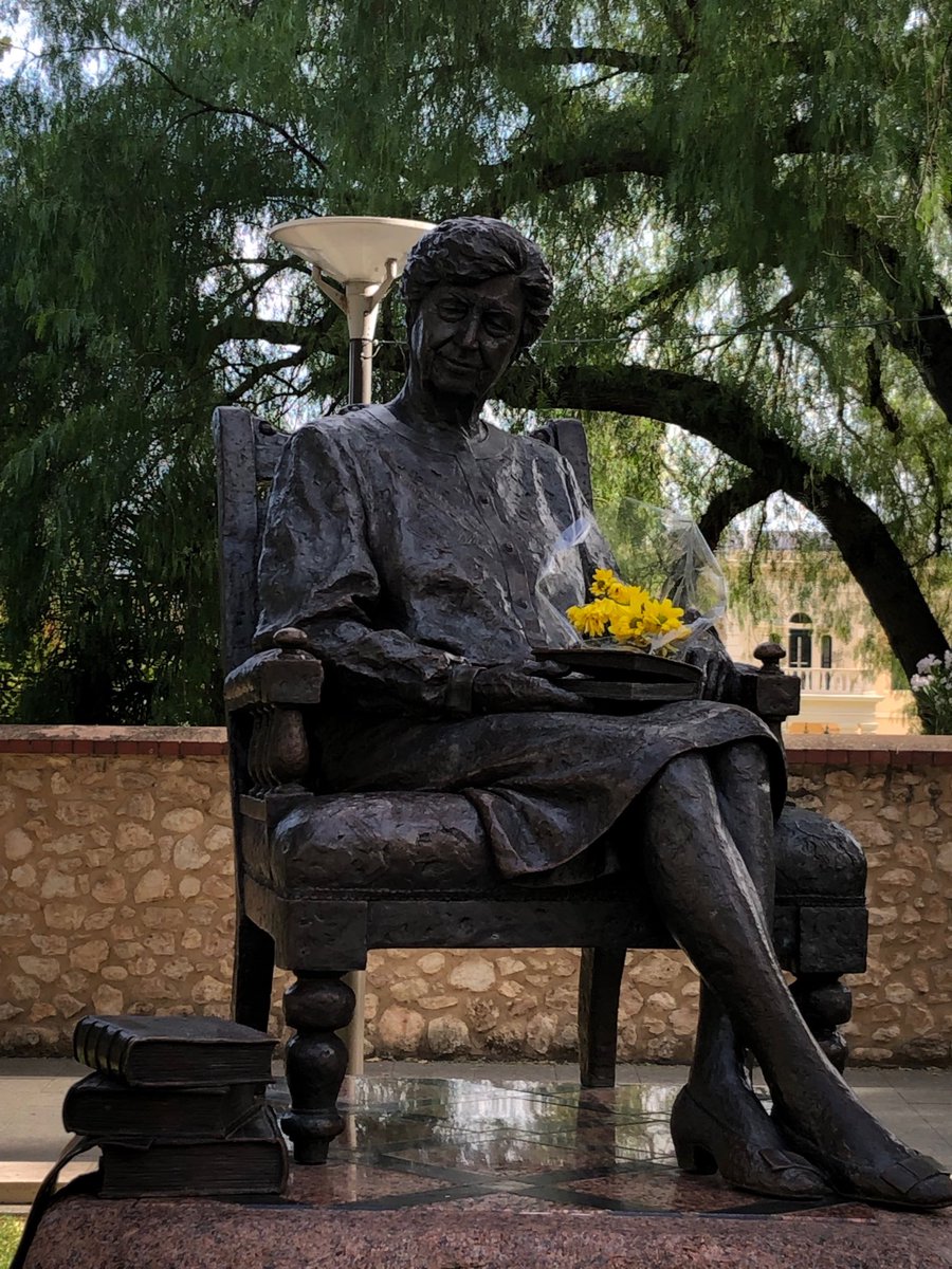#IWD2019 thanks to whoever gave Dame Roma a bouquet this morning as we recognise and celebrate women ⁦<a href="/abcadelaide/">ABC Adelaide</a>⁩ ⁦<a href="/COTASouthAus/">COTA South Australia</a>⁩ ⁦<a href="/JaneCaro/">Jane Caro</a>⁩ ⁦@VickieChapmanMP⁩ ⁦<a href="/SenatorWong/">Senator Penny Wong</a>⁩