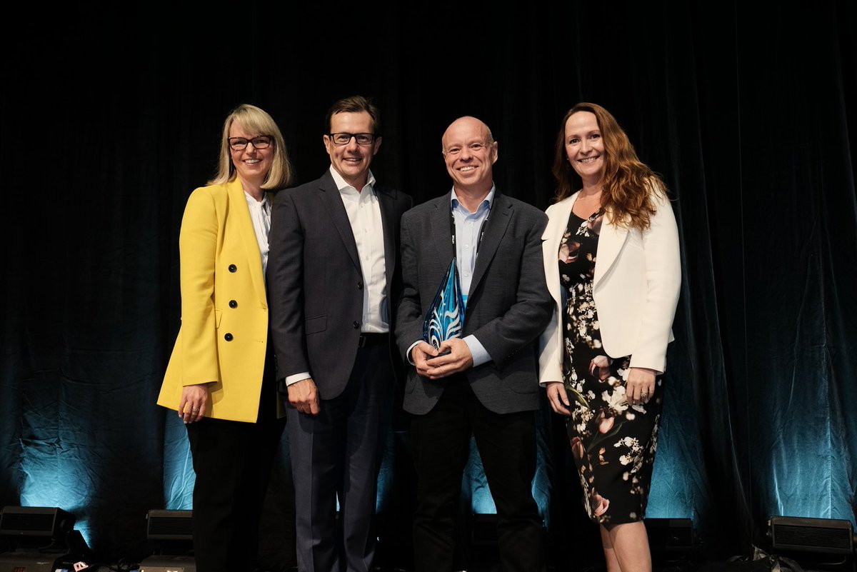 DimensionDataAU's tweet photo. Thanks to our teams whose hard work contributed to us receiving Cisco's Services Sales Partner of the Year at the ANZ partner awards at @CiscoLiveMEL this week. David Gold, our Director of Transformation Services, pictured receiving the award. #CLMel https://t.co/5BdwlNkRen