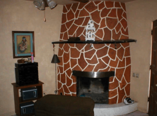 firepitplaza's tweet photo. We're not sure what era this fireplace is from but it's definitely a throwback 🤣
#ThrowbackThursday #vintagehome https://t.co/29yaFkvmbM