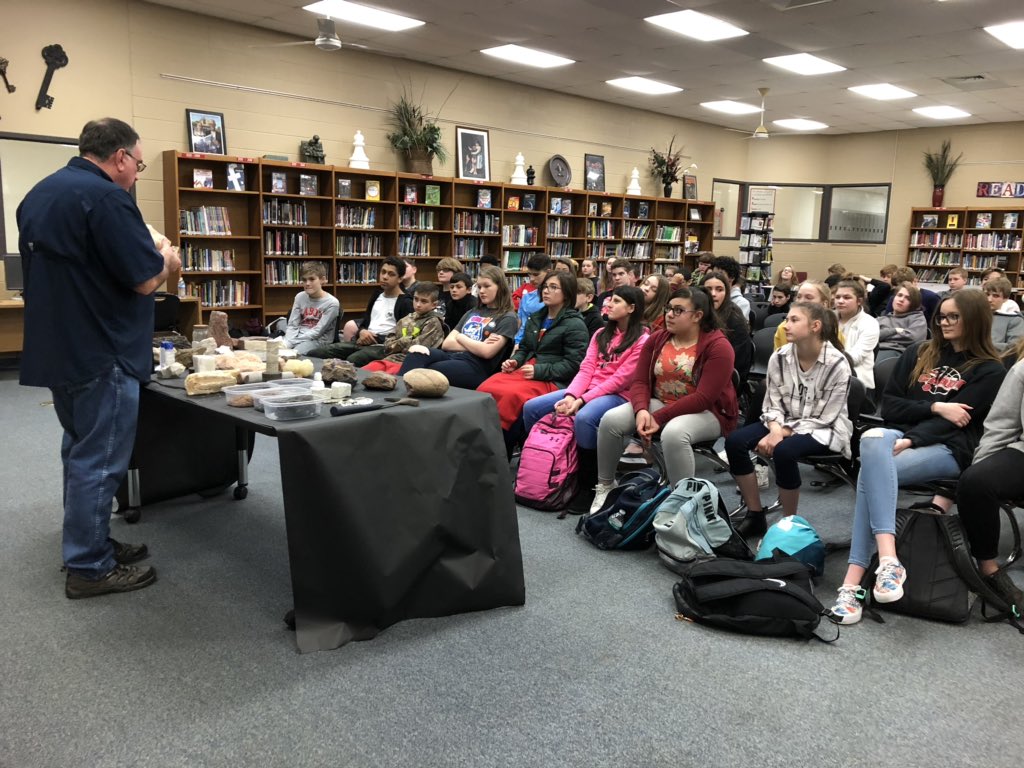 MsCNeumann's tweet photo. Thank you, Mr. Pay for the fabulous demonstration on rocks! #sciencerocks @CJHSPanthers https://t.co/ScDKoN4ATz