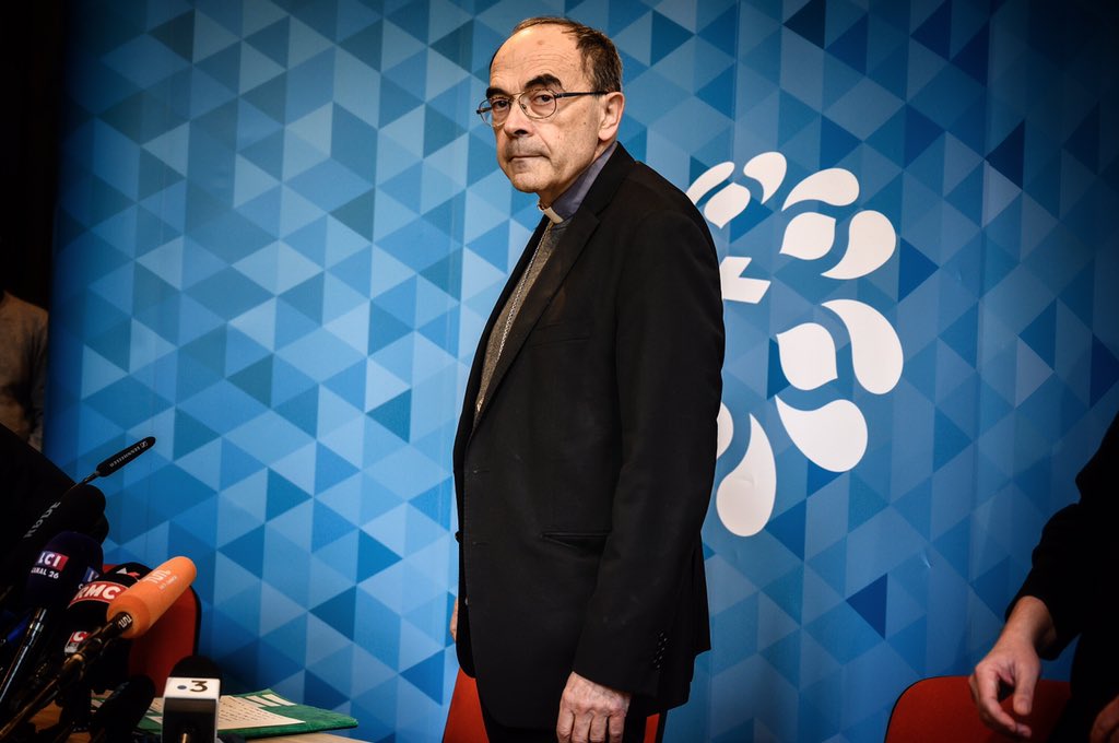 JpKphotographer's tweet image. &quot;Je prends acte de la décision du tribunal. (...) J&apos;ai décidé d&apos;aller voir le Saint Père pour lui remettre ma démission. Il me recevra dans quelques jours&quot; #cardinal #barbarin #pedophilie #eglise #condamnation #demission #lyon #preynat #laparolelibérée @AFPLyon @afpphoto