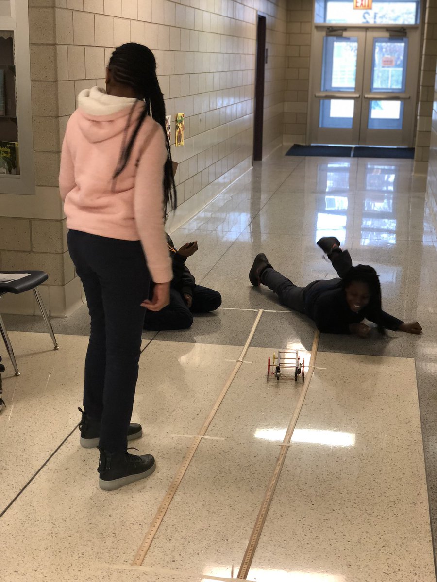 Lsmithbarnett's tweet photo. STEM Scholars After School Program   In full effect! Math games, Khan Academy, STEM Challenges! #cpsSTEM https://t.co/77Dznl3xjl