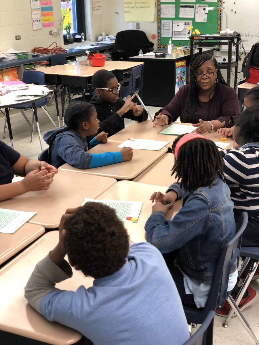 Lsmithbarnett's tweet photo. STEM Scholars After School Program   In full effect! Math games, Khan Academy, STEM Challenges! #cpsSTEM https://t.co/77Dznl3xjl