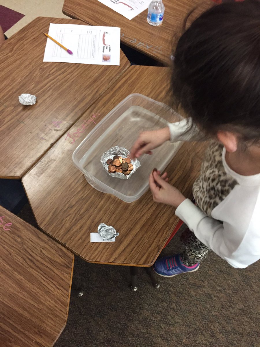 JennyTinelli's tweet photo. Students designed their own foil boats, then tested their strength with pennies! The strongest boat held 48 pennies! #inspiresuccesstogether #floatchallenge #3rdgrade https://t.co/gdWoJR4yil