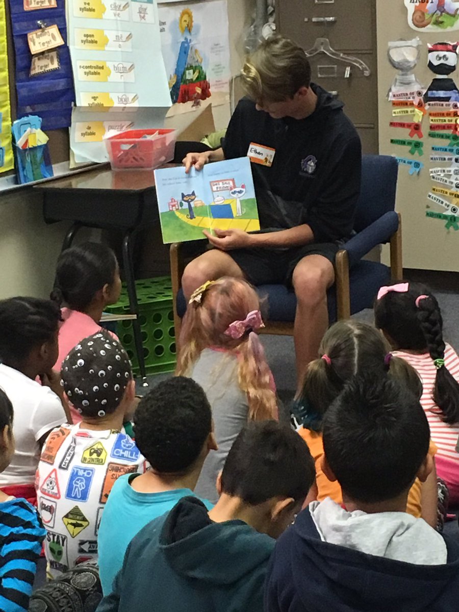 Amazing experience for our ACP Boys Basketball players being able to read children’s books at @AndersenElemen1 for Community of Readers day! Such a rewarding and enjoyable opportunity! @CUSDAthletics @ChandlerUnified @ACPAthletics @ACPKnights