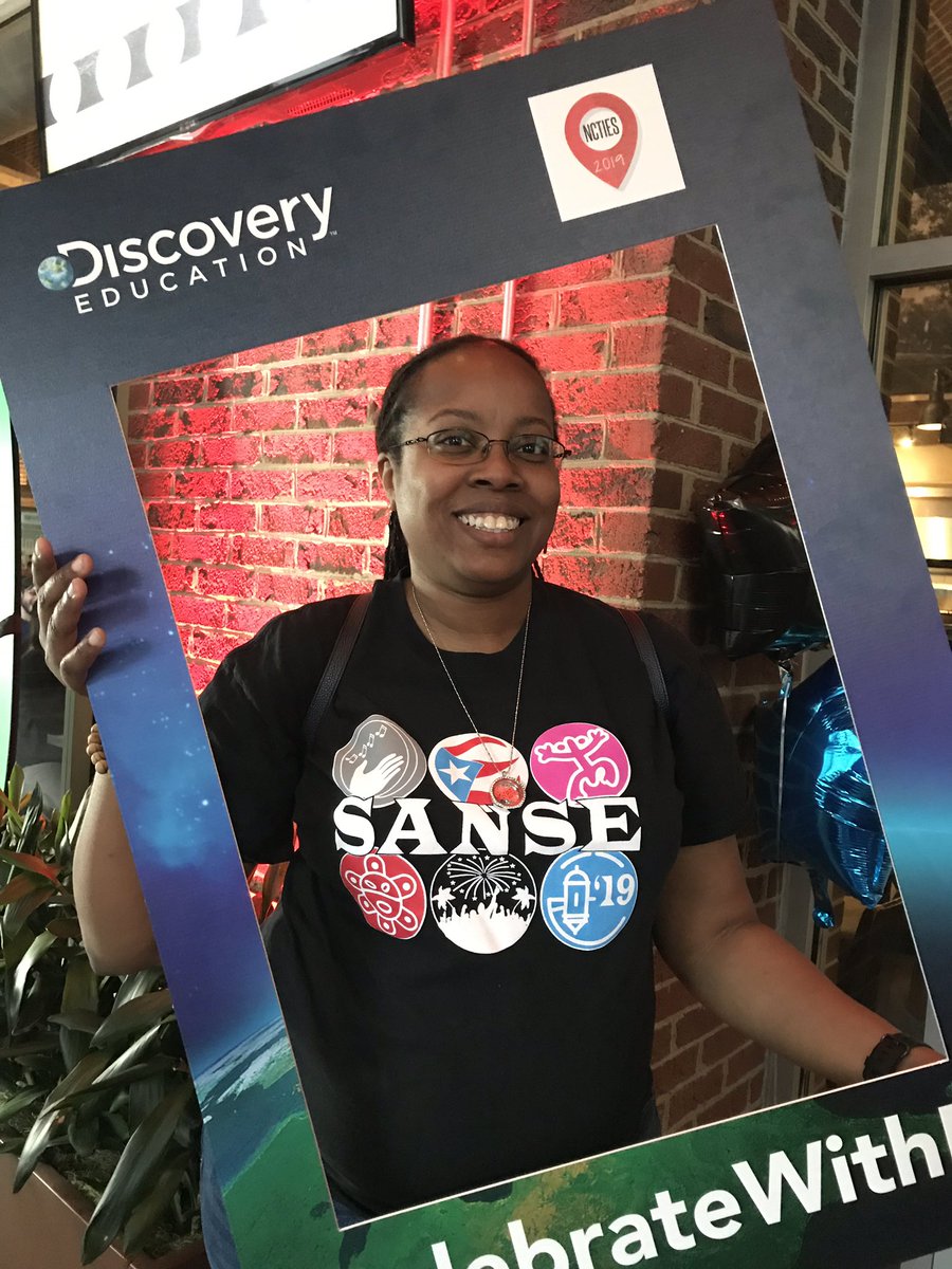 With <a href="/DigCoach/">digcoach</a> at the <a href="/DiscoveryEd/">Discovery Education</a> Dining with the Stars #NCTIES19