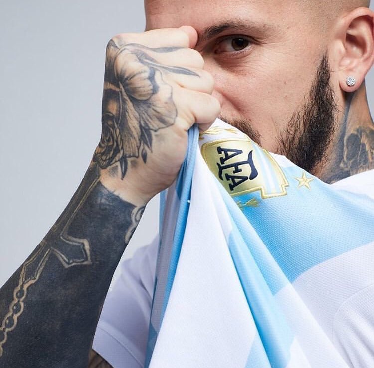 la12tuittera's tweet photo. #El9DeBoca @PipaBenedetto vuelve a la @Argentina 💙💛💙🙌🏻9️⃣🇦🇷 https://t.co/Fhv6raZlbL