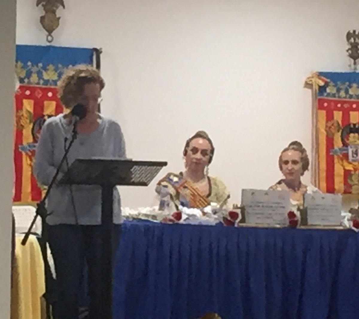 F_RamonyCajal's tweet image. També compartit el primer premi adult dels #jocsflorals, per a Robert Gómez de @NicolauAndreu i Vicent Mora d’Antoni Pardo, segon premi Sara Villalon de @F_RamonyCajal i tercer premi per Lola Miquel tb de @F_RamonyCajal. Moltíssimes gràcies pels vostres poemes i enhorabona!!!