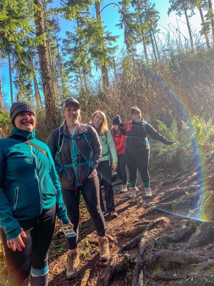 womenwhoexplore's tweet photo. The ladies in #Oregon had a busy meetup, here’s what they did:  We headed to the coast, on a perfect bluebird day, and hiked to #CathedralTree &amp; to #CoxcombHill to climb the Astoria column, then headed to @BuoyBeer for lunch!

What are your weekend plans? https://t.co/9PVaeR0O2T
