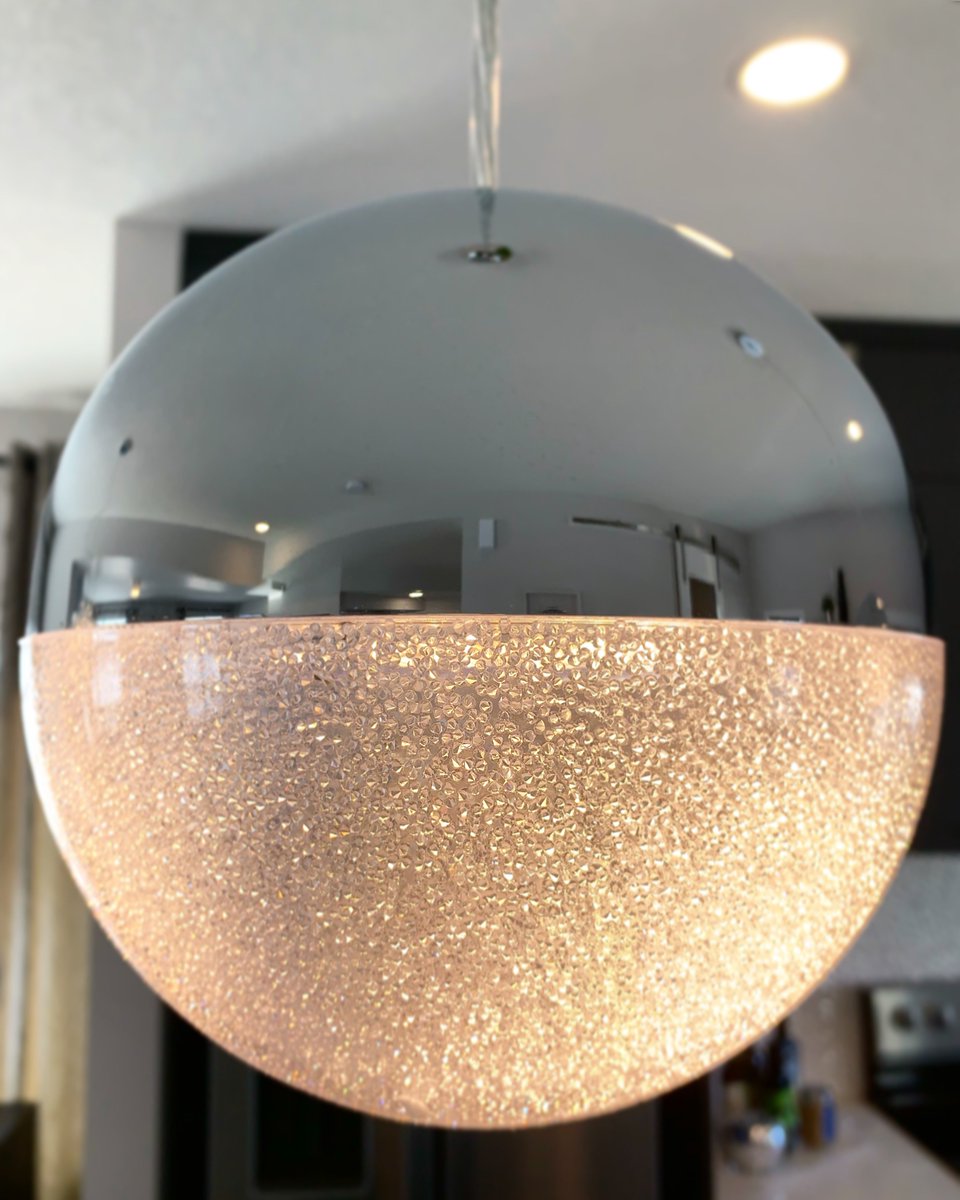 landmarkyeg's tweet photo. Hello pretty pendant fixture in our new Prescott town home! Our Glenridding town home grand opening is in 16 days! Saturday, March 23rd 📆👏
#LandmarkHomesYEG #IngevaDesignStudio #LiveLoveLandmarkHomes #YEGlocal #YEGhomes #YEGRE #Edmontonliving https://t.co/ObxAS3Ftz4