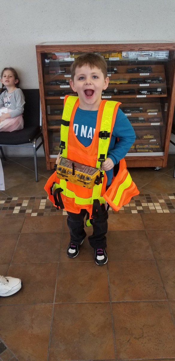 BallmcdK's tweet photo. Thank you Golden Spike for a fun morning! We learned alot about train safety. One of our favorite parts was the train painting!! #goldenspiketower https://t.co/wNXuTlJBdx