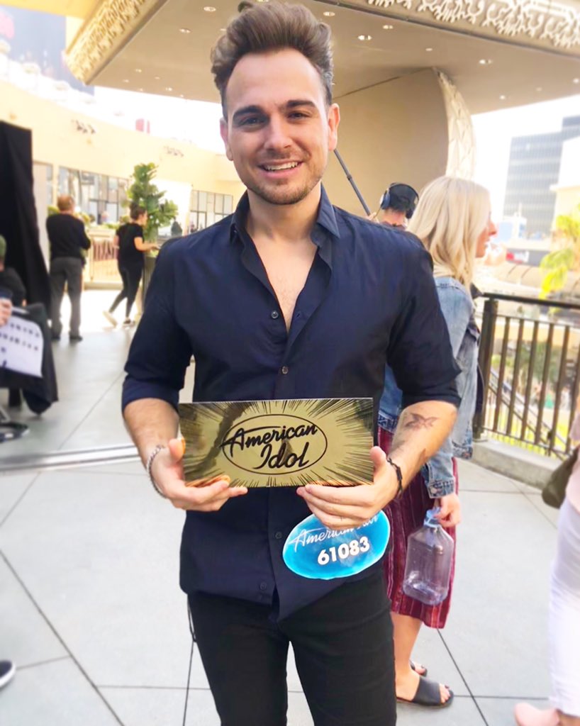 JuanPabloMusic1's tweet photo. Got that #GoldTicket in my pocket👌
Just living the #American #dream.
I’m #blessed to be here, and to be able to share an other one with you guys #americanidol #61083 
Thank you everyone/gracias a todos!
So much love and support 🙏❤️ 
Next is #Hollywood #week and more #newmusic https://t.co/rzF3KvjBtn