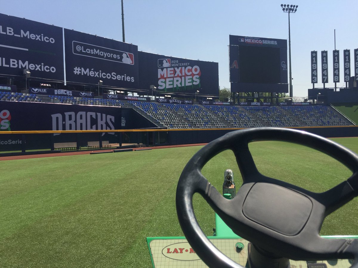 promotoradepor's tweet photo. Afinando detalles !!!! ⚾️ Primera serie de 3 !!! #laymor #mantenimiento @LosRockies @LosDbacks Bienvenidos !!! https://t.co/Sz4kqDA3Vb