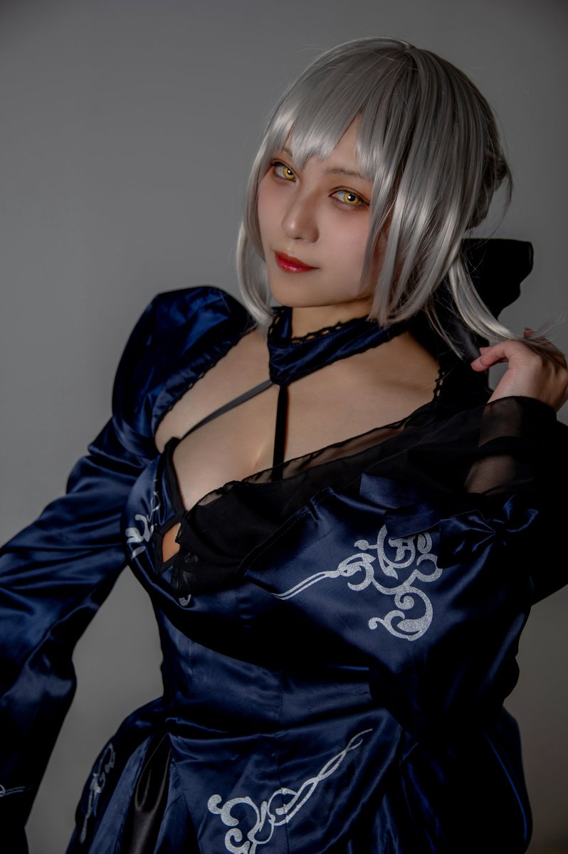 ammykkr's tweet photo. 【コス写真】FGO
セイバーオルタ

さざびいさんが撮ってくださったピン写、どれもこれも素敵だったのでポーズ差分で上げさせて貰います！

はぁ〜撮影中めちゃくちゃ構ってもらったんですけどすごい勉強になりました……💦

📷✨さざびいさん
#朝香カルデア0127 https://t.co/7rHP0NhzJq