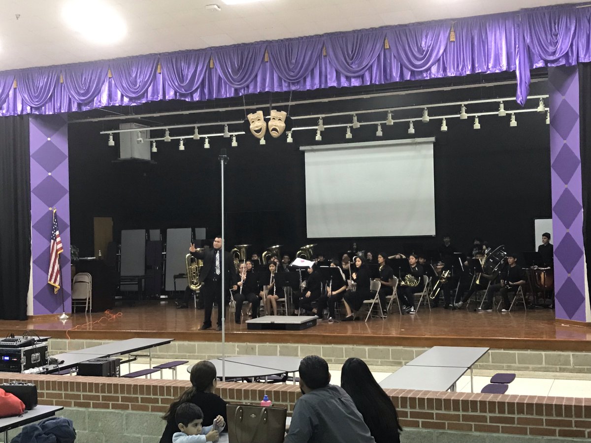 WildcatRegiment's tweet photo. Mary Hoge Middle School 1st and 2nd bands performing @ Open House! #FutureWR https://t.co/TajomVfXBJ