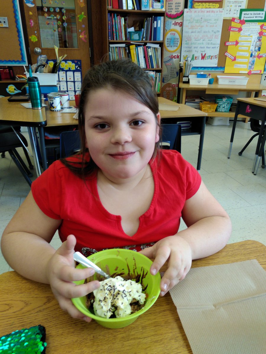 AlpineRoom10's tweet photo. Today was our ice cream party!! Thanks to Alpine's Parent Council for providing fun treats and for serving. Thanks to the Room 10 families who returned their pledge forms, especially Abby who raised $300, allowing us to earn this fun surprise! What a great way to end the day! https://t.co/FOO6jatb4H