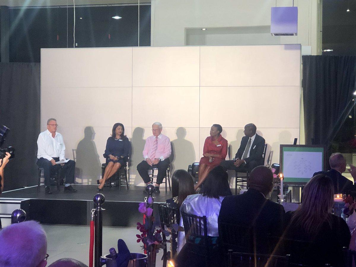 30ClubSA's tweet photo. Panel discussion at #MembersDinner2019 - Gender Balancing the JSE Boards https://t.co/e1y2mCvrAk