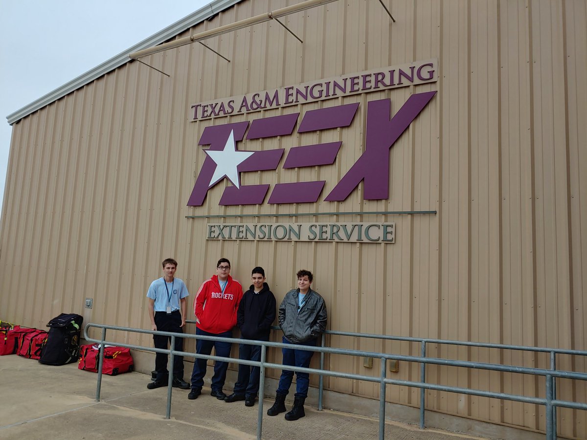 CollegeViewHS3's tweet photo. CVHS Fire Academy recruits toured Brayton Fire Field, Disaster City, and Hazmat Land and got to see recruits go through training exercises.  One day, they will be the ones in the action!  #TEEX #CVHSTwolves #fireschool https://t.co/Nh8DhVN52V