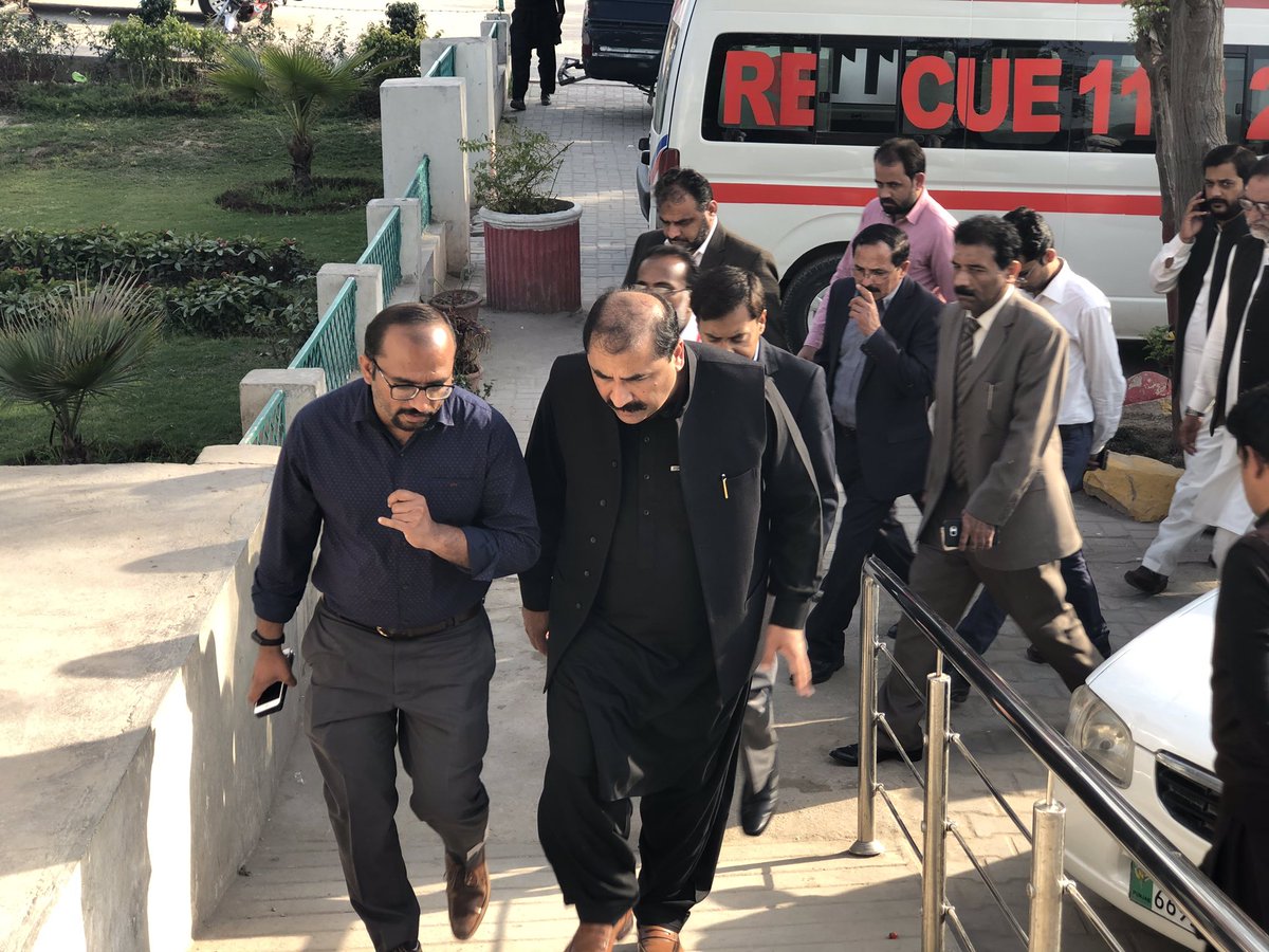 msaqureshi's tweet photo. Amazing visit of TAHIR Khurshid sb Commissioner DGKHAN at DHQ Hospital MuzaffarGarh , Brief him about Hospital Information Management System https://t.co/ox6vO9JQKN