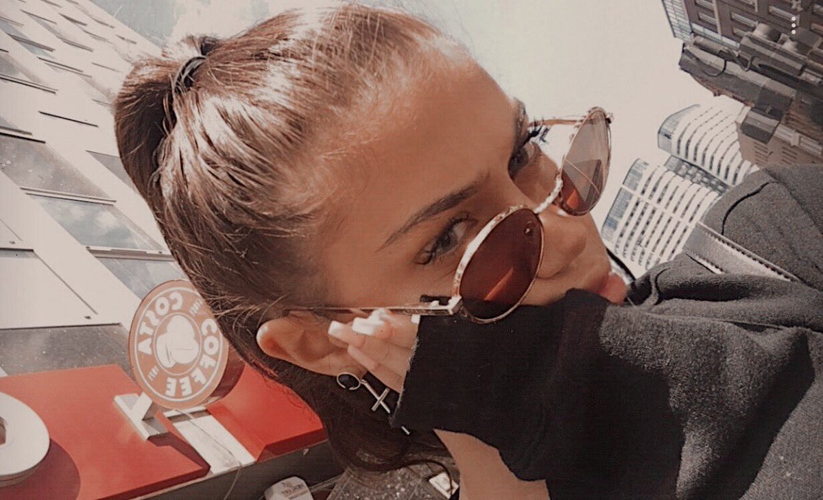 𝘥𝘰 𝘺𝘰𝘶 𝘥𝘳𝘦𝘢𝘮 𝘰𝘧 𝘮𝘦.