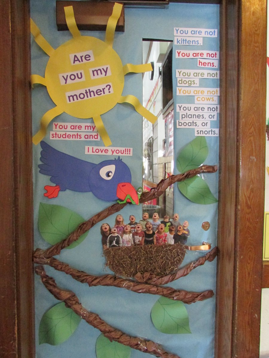 LyonsTeamUPK's tweet photo. This is our entry into the Dr. Seuss Door contest!  Isn't it cute?  
Mrs. DeWilde https://t.co/8lFcn6ihni