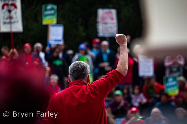 bryanfarley's tweet image. One week ago in Oakland with my old union @OaklandEA and someone from @WeAreCTA 
(it seems that we also worked for the same district about 30 miles away)
#unite4oaklandkids #ousdstrike #Oakland #WeAreCTA