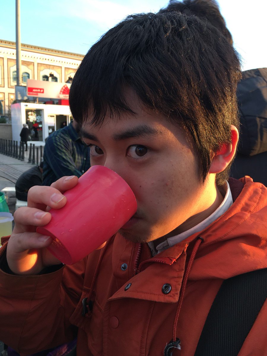 komaba_language's tweet photo. アラビア語担当とペルシア語担当は、イランに留学中の元ペルシア語担当に会いにコムにやってきました。 https://t.co/KAAKRBlIJ2