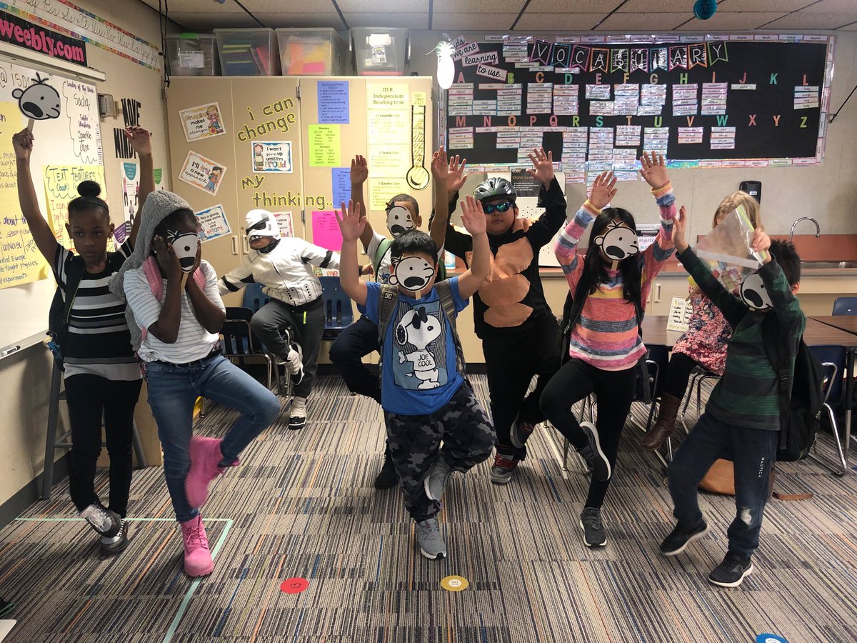 Book characters know how to move mindful! ⁦<a href="/SkyOaksElem/">Sky Oaks Elementary</a>⁩ #weareskyoaks ⁦<a href="/1000petals/">1000 PETALS</a>⁩