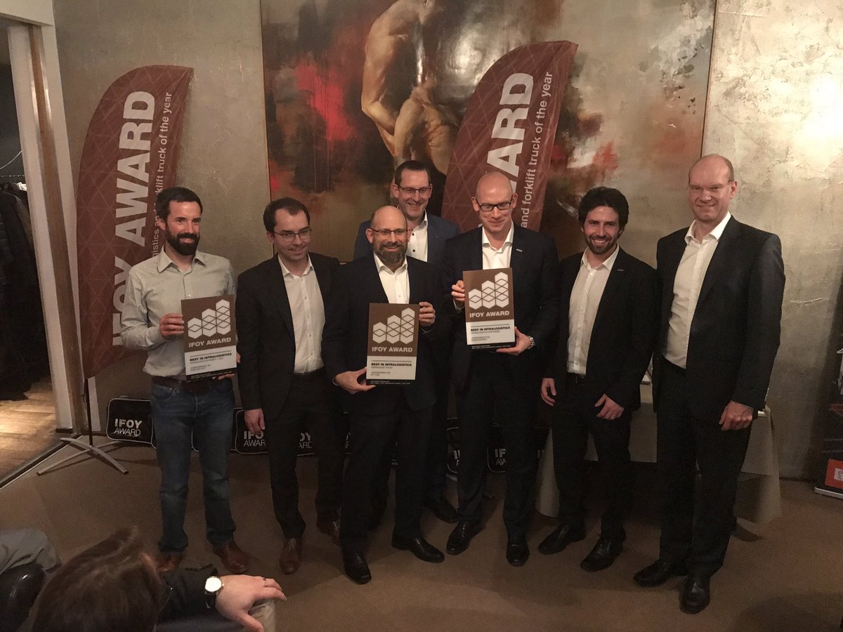 BenedeitNufer's tweet photo. Gleich drei #IFOY Awards „Best in Intralogistics“ für #Jungheinrich gab‘s heute in Hannover. Ausgezeichnet wurden das Regalbediengerät #STC, der Schubmaststapler #ETV216i und das Assistenzsystem #zoneCONTROL Glückwunsch an die Kollegen @JungheinrichAG https://t.co/kshmq1krrA