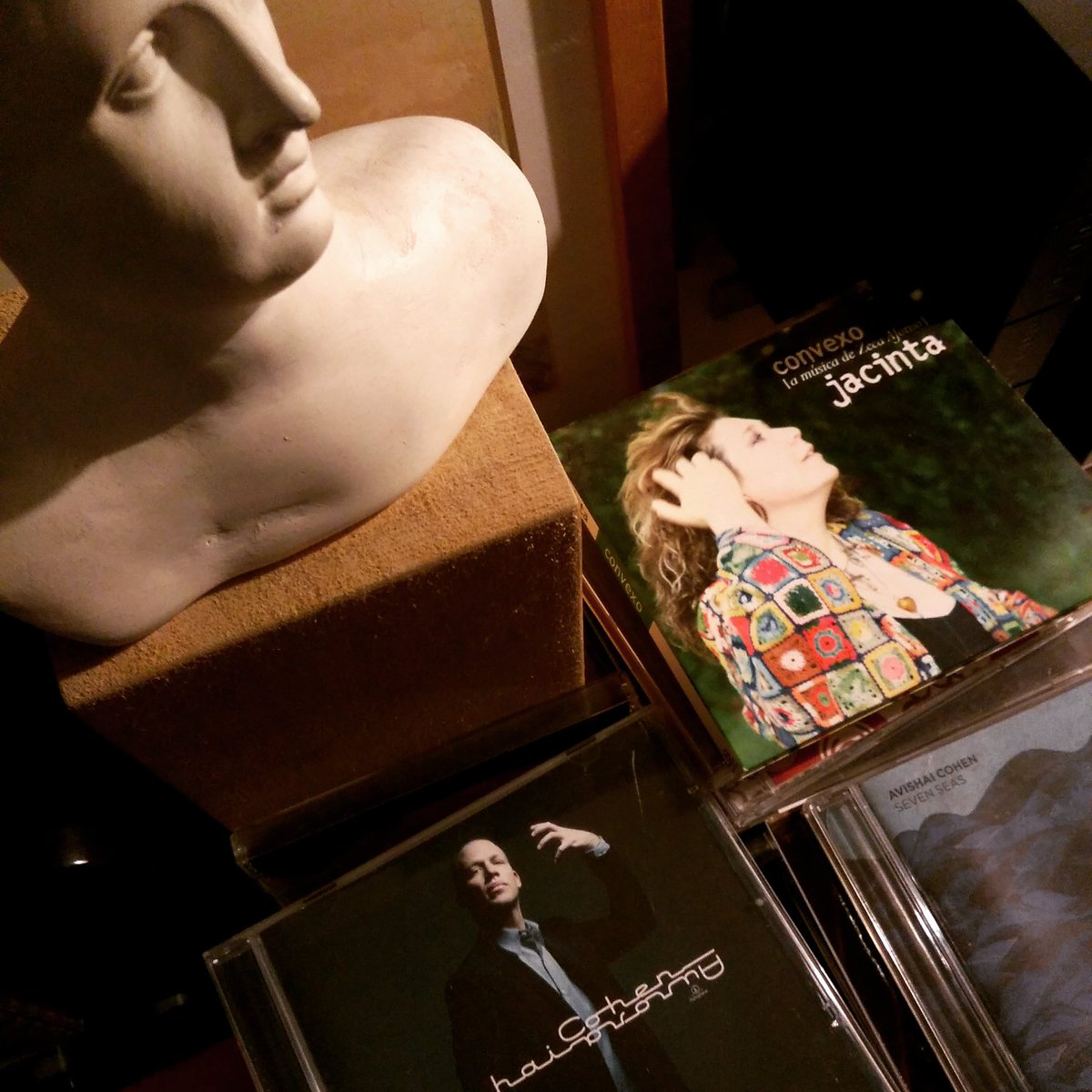 DuarteCrispim's tweet photo. in the studio... @jacintajazz // @avishaicohenmusic

#artist #portugal #painting #collage #cardboard #box #inthestudio #gallery #igers #paint #objects  #portuguesesoul #memories #markers #assemblage #sprayart #workingspace #arte #wood  #click2inspire #recycling #paperlicious https://t.co/inOQWupwBj