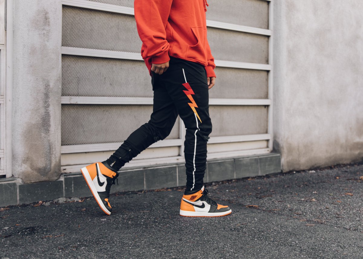 GoldenDenim tweet media