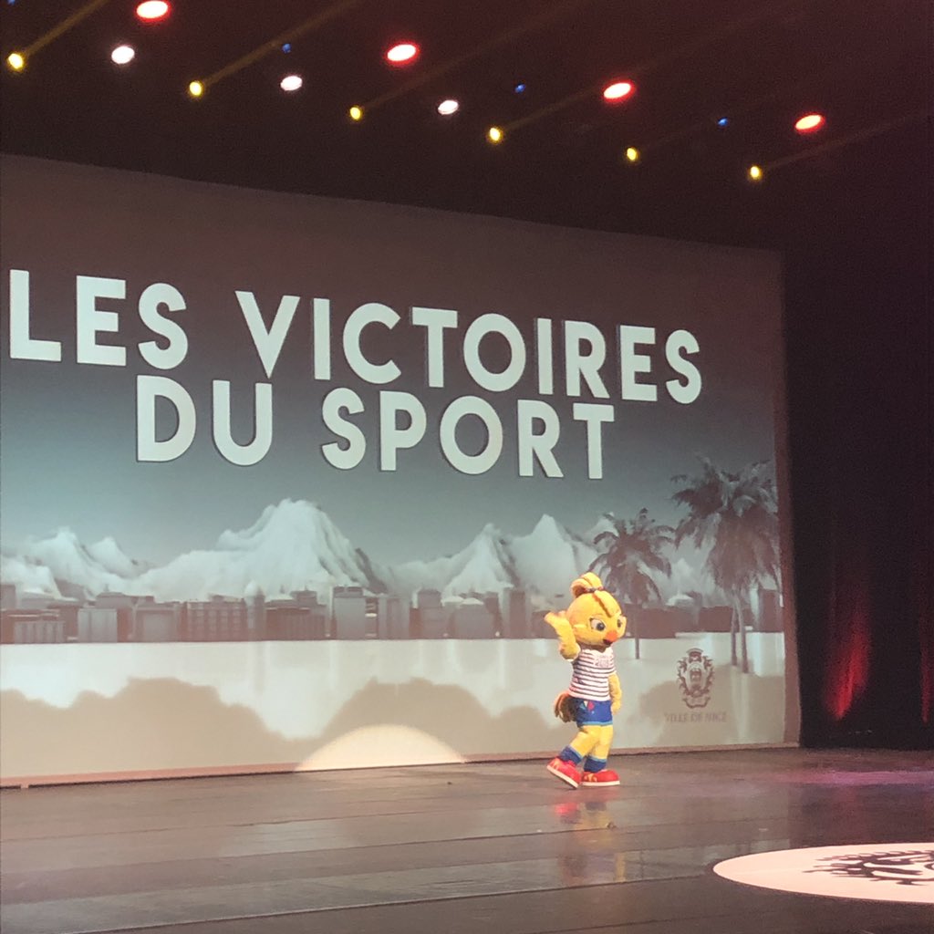 _ManonD's tweet photo. Oh mais je la connais elle 🤗 c’est le moment pour rappeler que 6 matches se joueront à Nice &amp; que la billetterie est ouverte : https://t.co/Ui60D10ev2  @FIFAWWC @VilledeNice  #FootFeminin https://t.co/1Z9DfSoApA