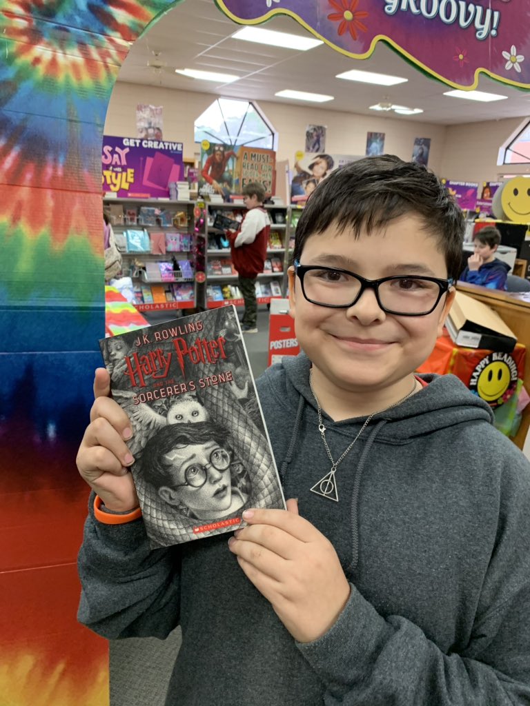 StephanieLisk's tweet photo. CMSS D.E.A.R Day - #CabotReads https://t.co/5g8lbli7Jc